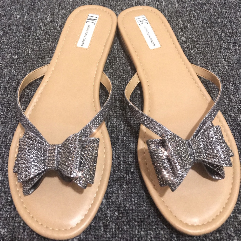 I.N.C international concept Pewter Bow Sandals 💕